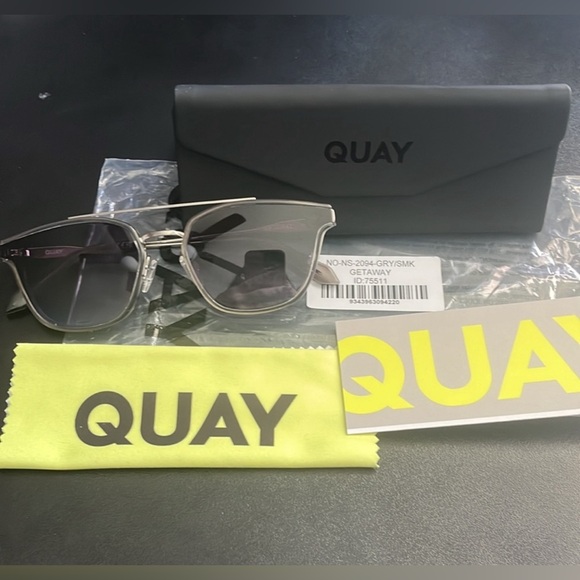 NWT Quay “GET AWAY” gry/smoke Unisex Sunglasses - Picture 2 of 7